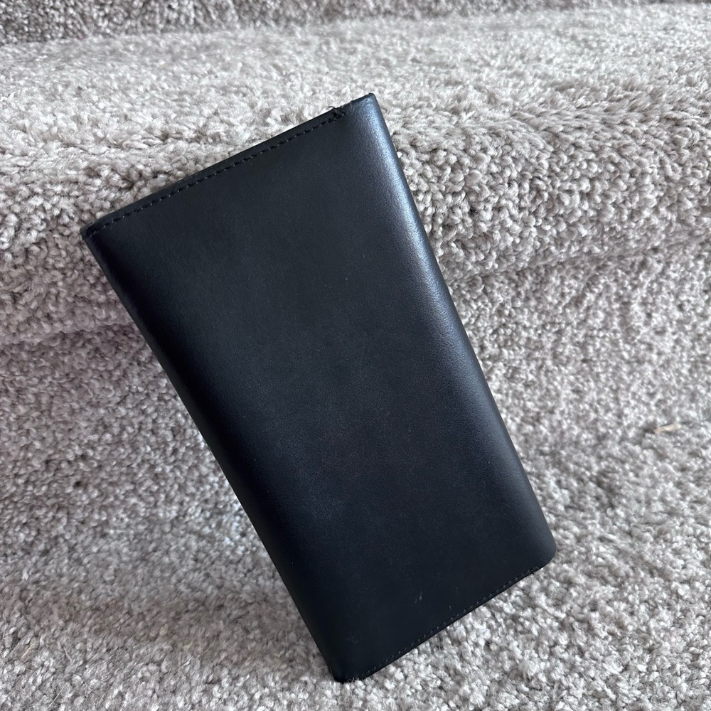 Kate Spade Smooth Black Leather Wallet Sleek Minimalist Design - Picture 4 of 8